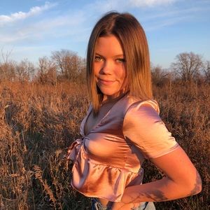 Meet your Posher, Ava